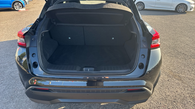 Nissan Juke 1.0 DiG-T 114 N-Connecta 5dr Petrol Hatchback